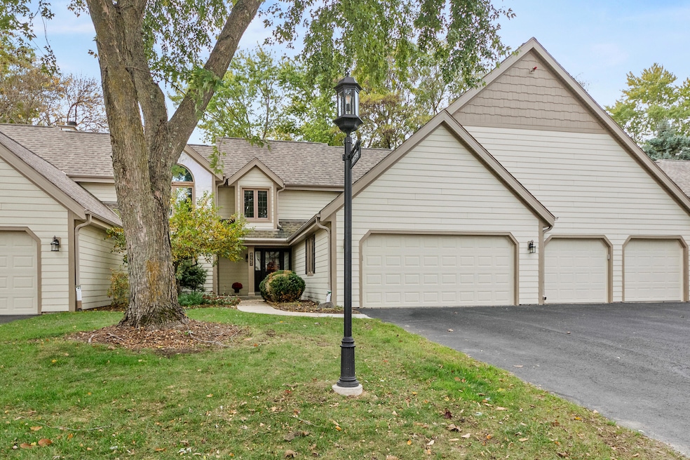 18675 Saint Andrew Ln unit B, Brookfield, WI 53045 - photo 1