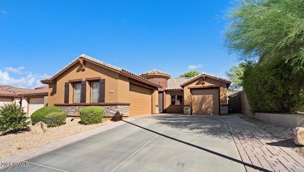 2570 Front Curb Appeal
