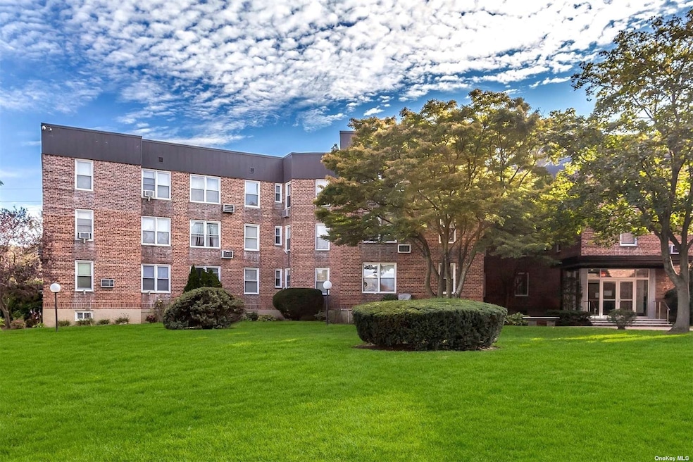 510 Dubois Ave unit 2C, Valley Stream, NY 11581 - photo 1