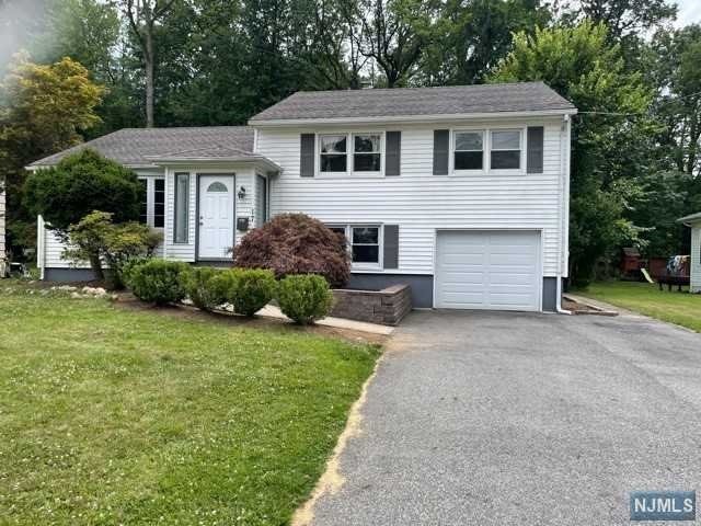 17 W Mcclellan Ave, Livingston, NJ 07039 - photo 1