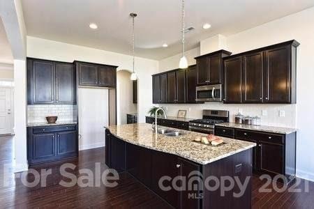 1570 Thatcher Crossing unit 6, Clover, SC 29710 - photo 1