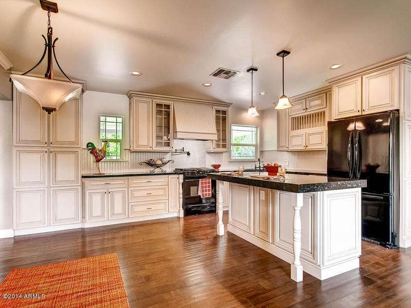 GORGEOUS KITCHEN