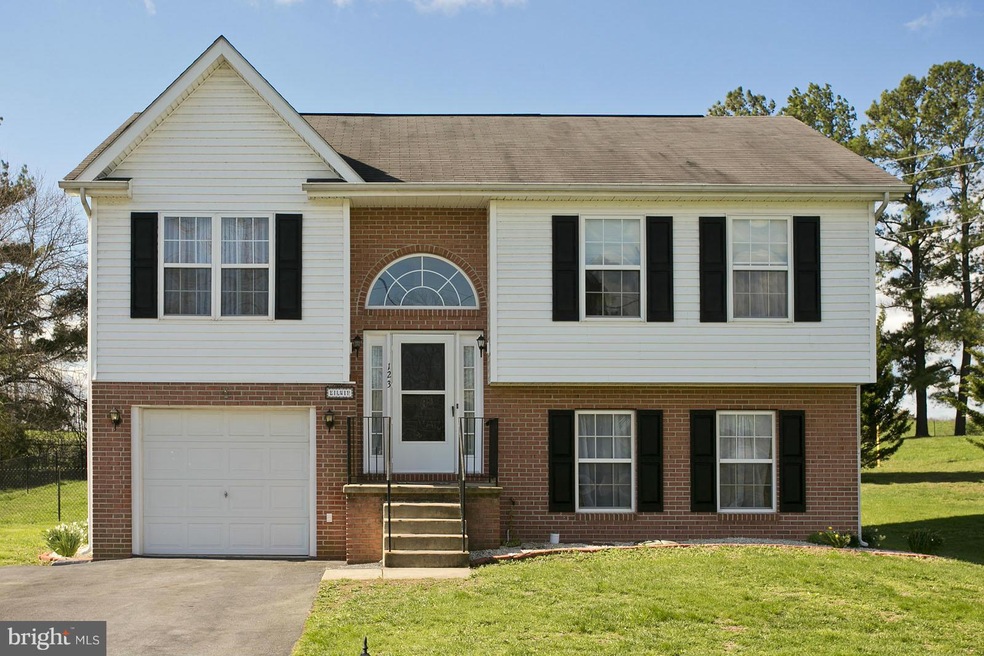 123 Whitfield Cir, Stephens City, VA 22655 - photo 1