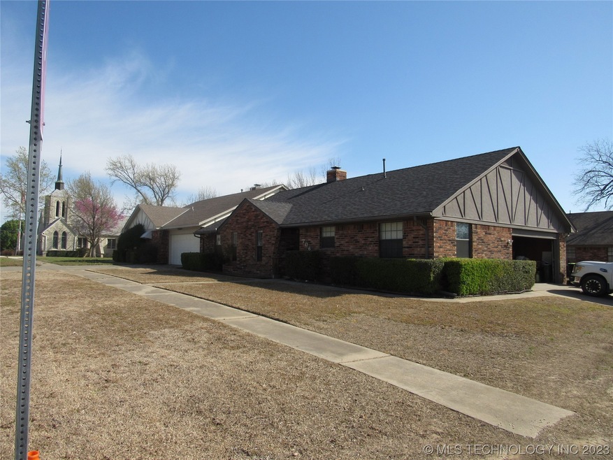 706 S Broadway Ave, Ada, OK 74820 - photo 1
