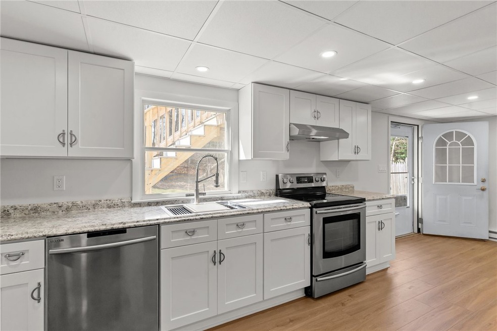 519 Forbes St unit B, Riverside, RI 02915 - photo 1