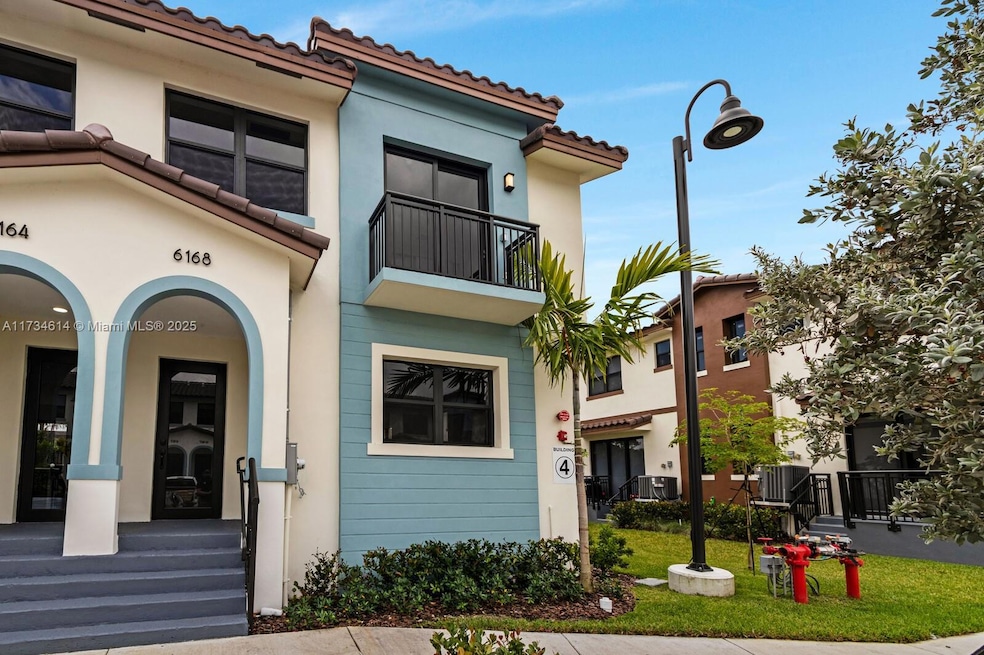 Prime location near park & shopping
