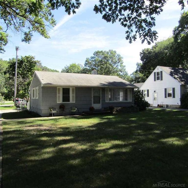 3464 Riverside Dr, Port Huron, MI 48060 - photo 1