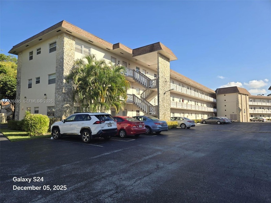 5181 W Oakland Park Blvd unit 102, Lauderdale Lakes, FL 33313 - photo 1