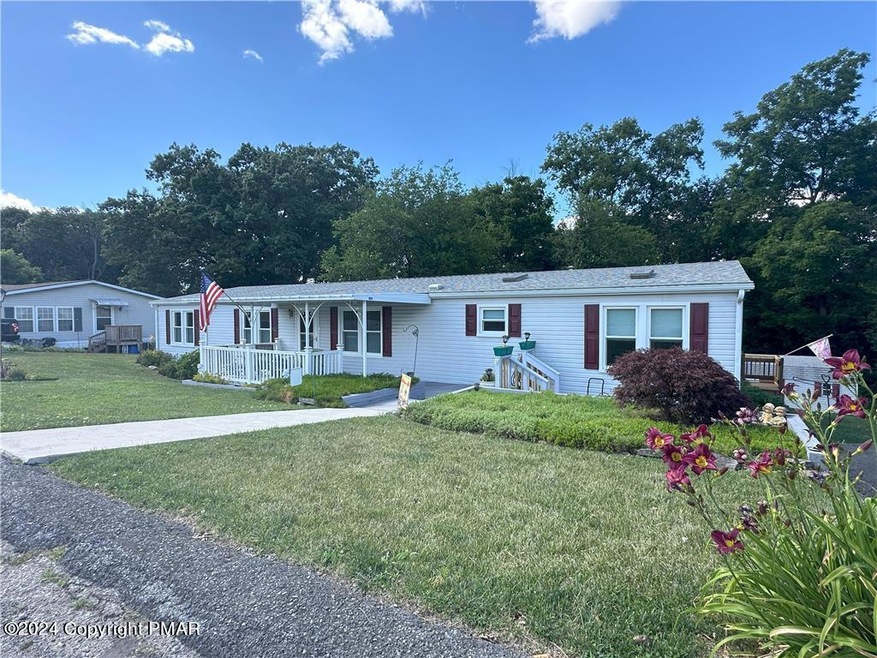 6149 Snyders Church Rd unit Trlr 25, Bath, PA 18014 - photo 1