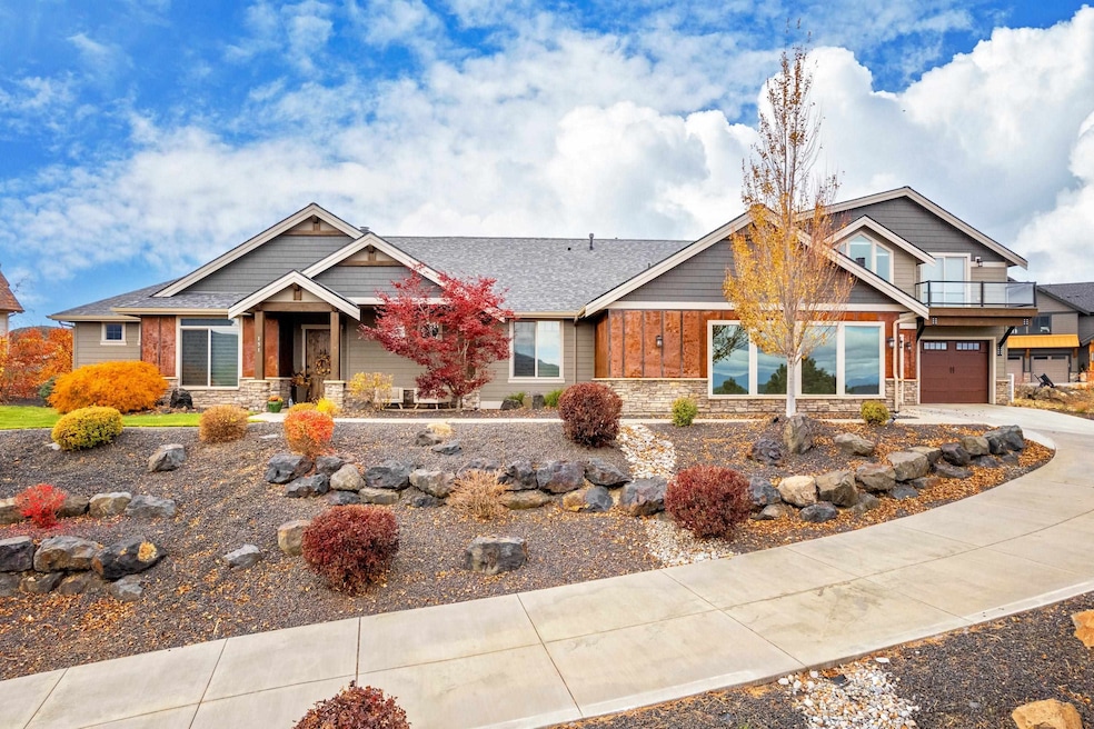 Pending $1,475,000 • Co-Listing Agent