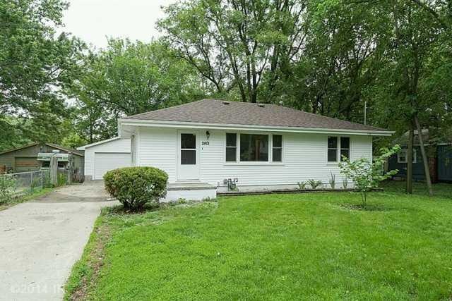 2401 E 23rd St, Des Moines, IA 50317 - photo 1