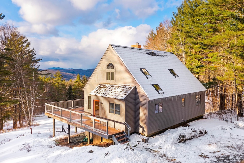 737 Skyline Dr, Pomfret, VT 05068 - photo 1