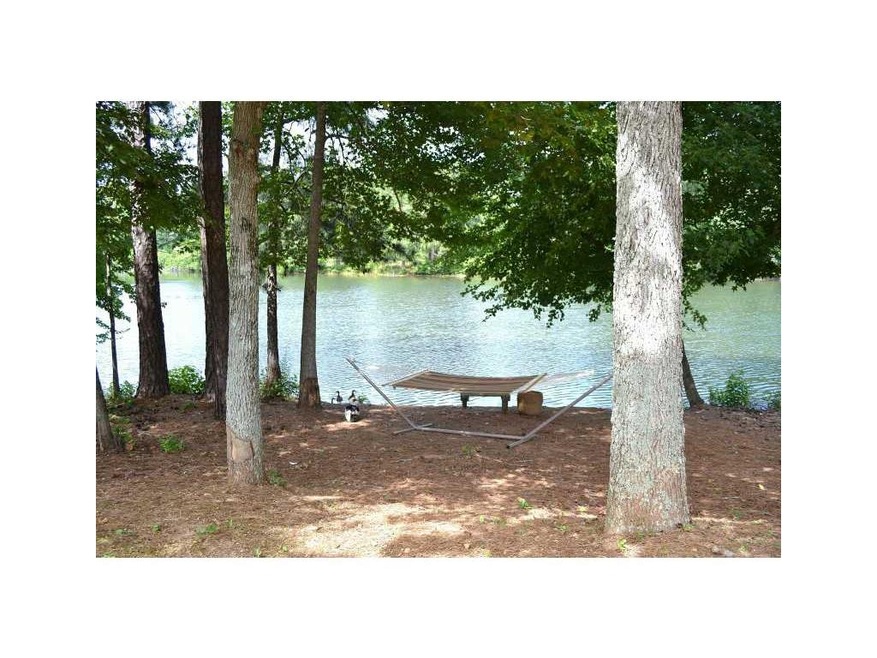 Waterfront/Dock/Pier. Lakefront living with all th