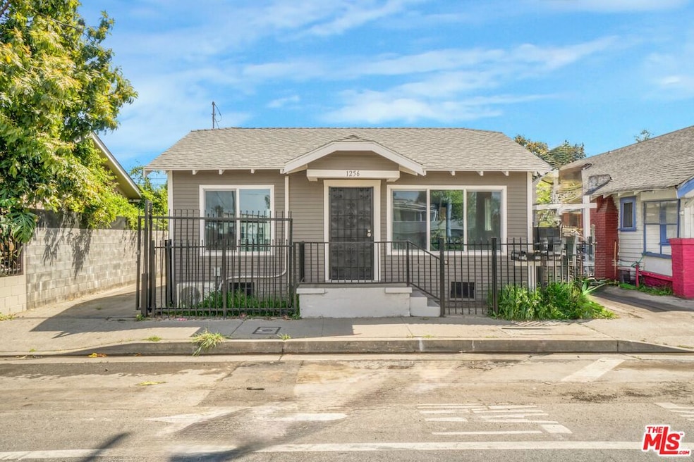 1254 1/2 W Exposition Blvd, Los Angeles, CA 90007 - photo 1