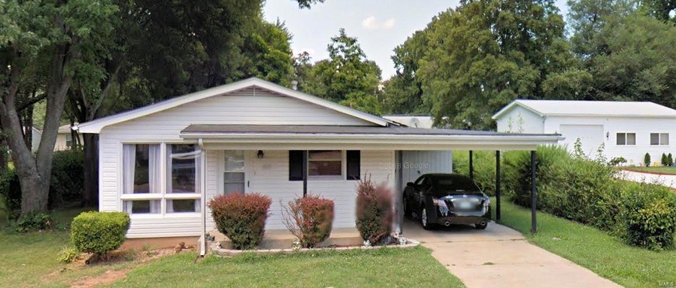 317 Pell St, Farmington, MO 63640 - photo 1