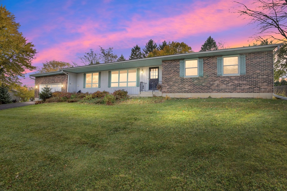 611 Gaslight Dr unit 1, Algonquin, IL 60102 - photo 1