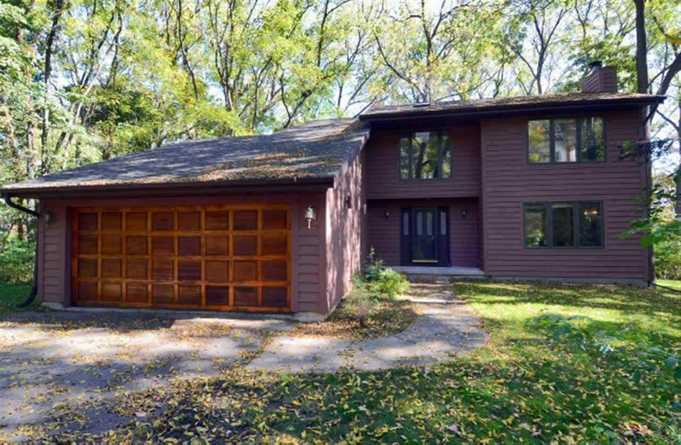 1874 Briarwood Ln, Fitchburg, WI 53575 - photo 1