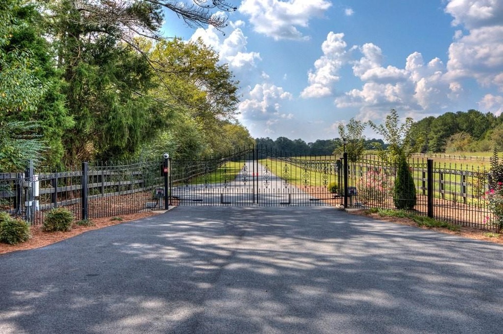 Reynolds Plantation - private gated entrance