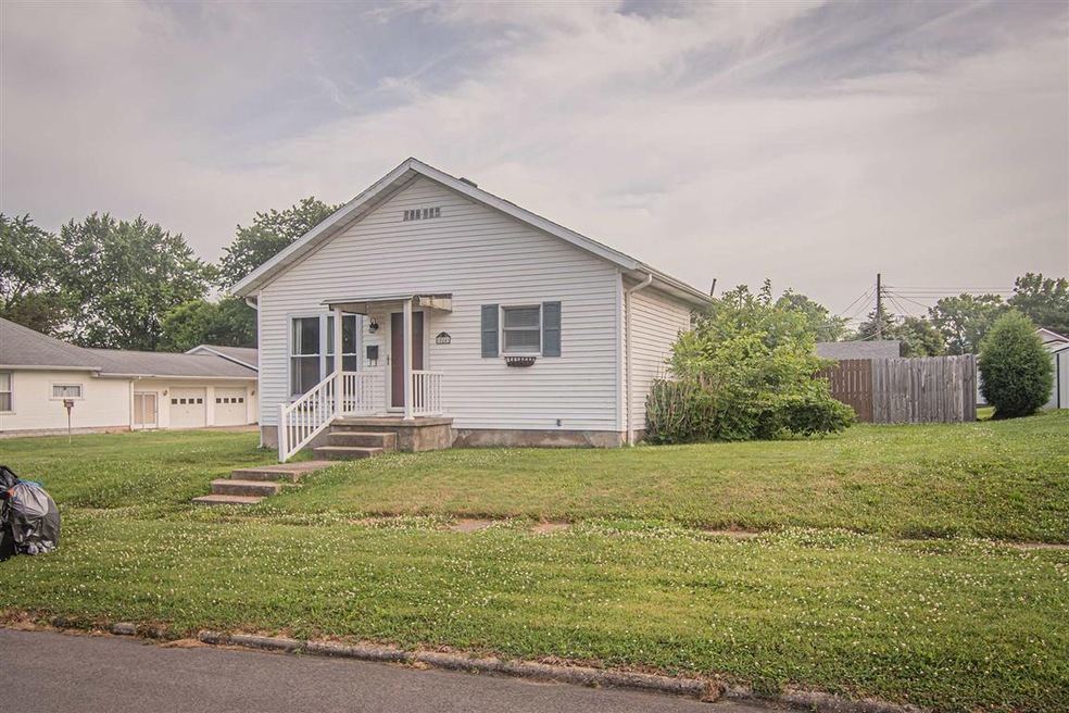 524 W 5th St, Bicknell, IN 47512 - photo 1