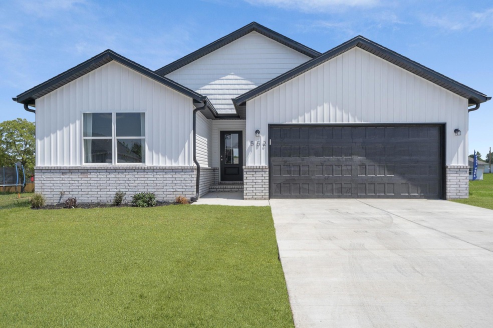 207 N Cheyenne Valley Rd, Nixa, MO 65714 - photo 1