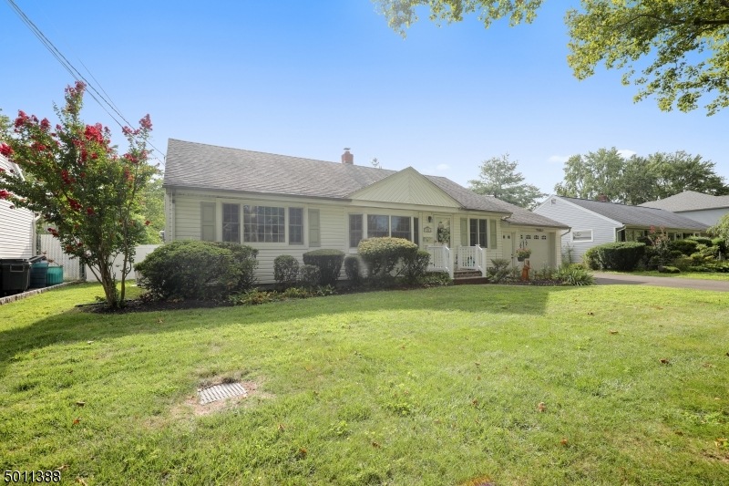 798 Arbor Rd, Paramus, NJ 07652 - photo 1