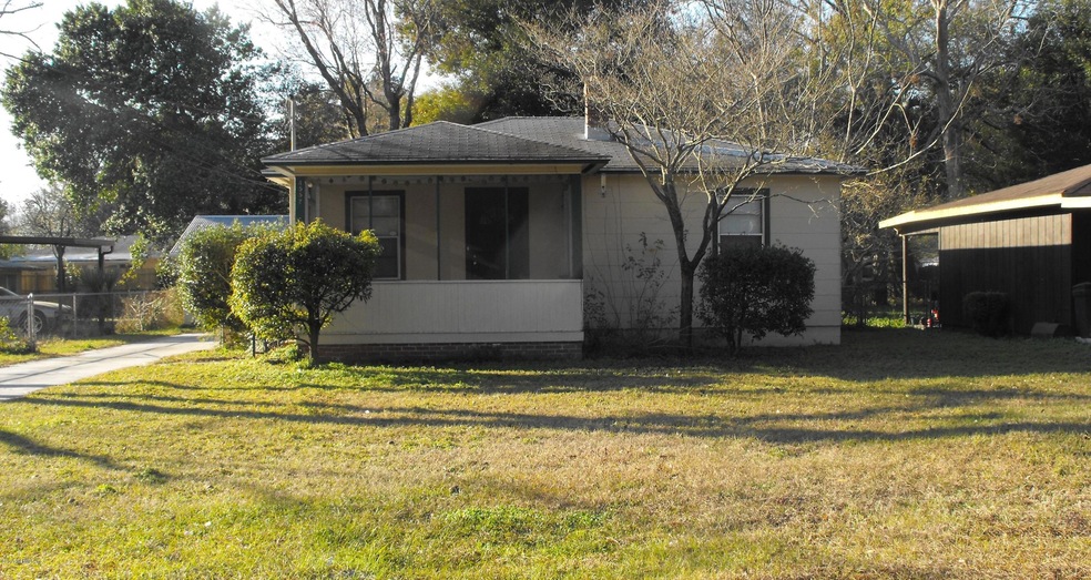 4552 Appleton Ave, Jacksonville, FL 32210 - photo 1