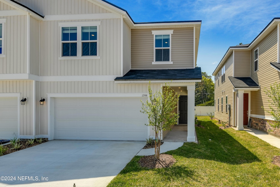 1344 High Falls Dr, Jacksonville, FL 32205 - photo 1