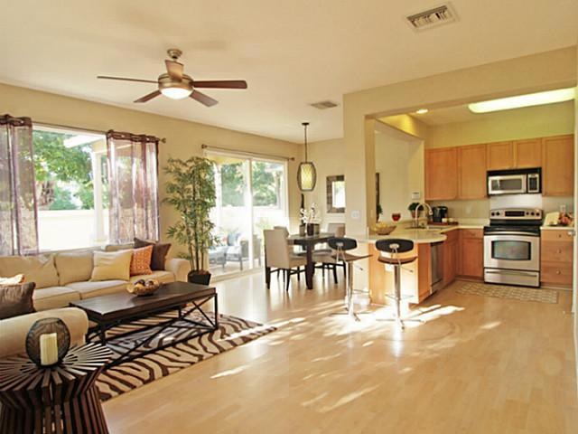 Open floor plan - Living room, kitchen & dining ro