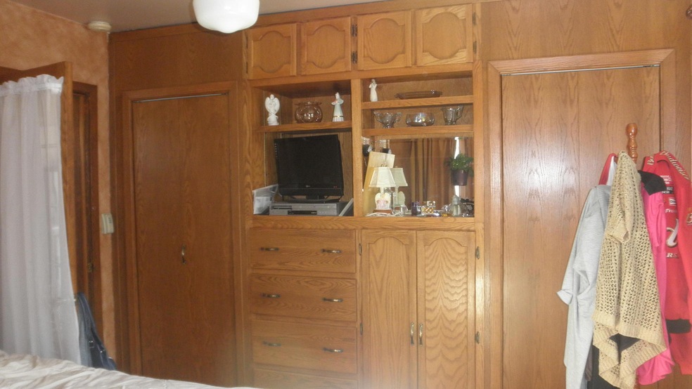 937 E 6th Ave, Mitchell, SD 57301 - photo 1