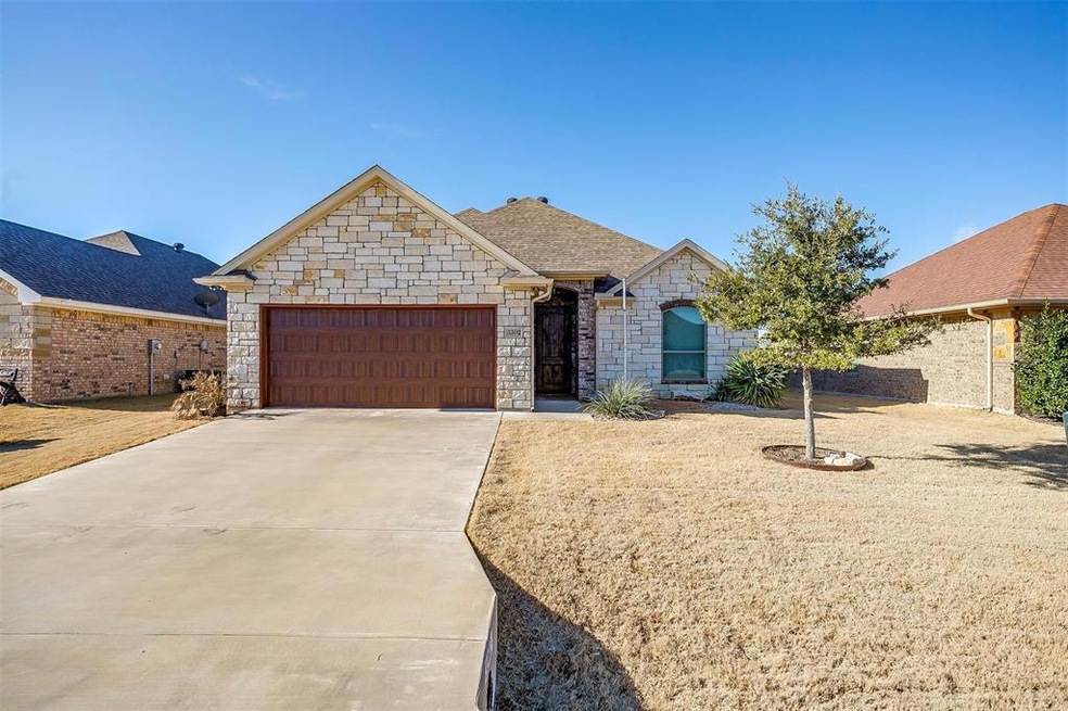 3302 Main St, Granbury, TX 76049 - photo 1