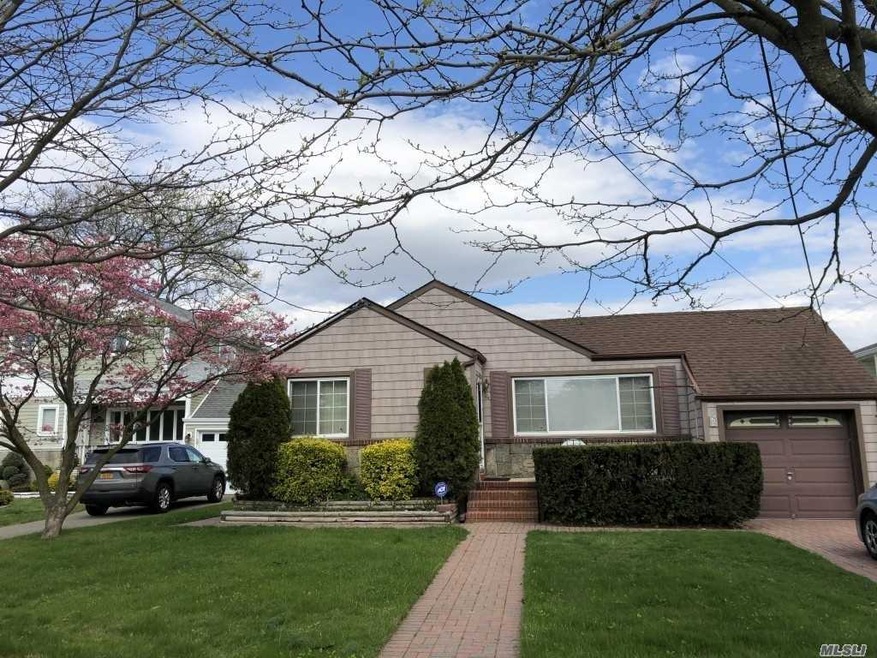 4 Glover Cir, Lynbrook, NY 11563 - photo 1