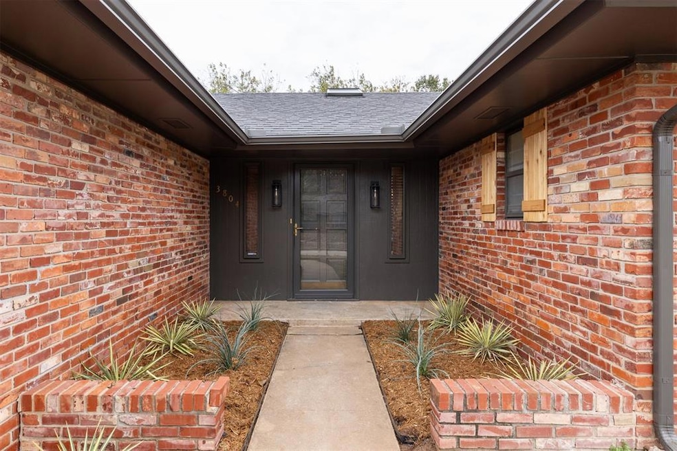 3804 Jim Robison Dr, Edmond, OK 73013 - photo 1