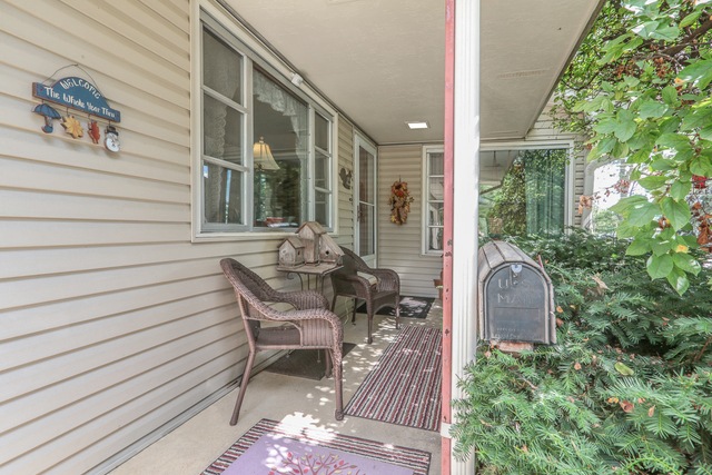 1301 Winona Ave, Aurora, IL 60506 - photo 1