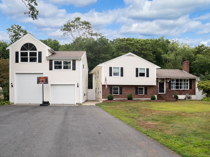 284 Concord St, Rockland, MA 02370 - photo 1