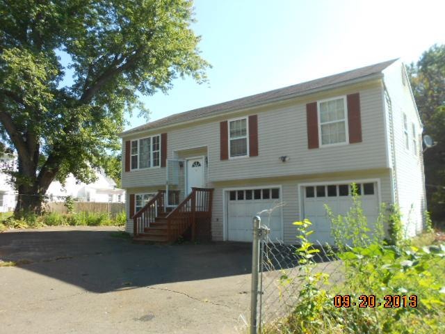 8 Daniels Ave, Bridgeport, CT 06606 - photo 1