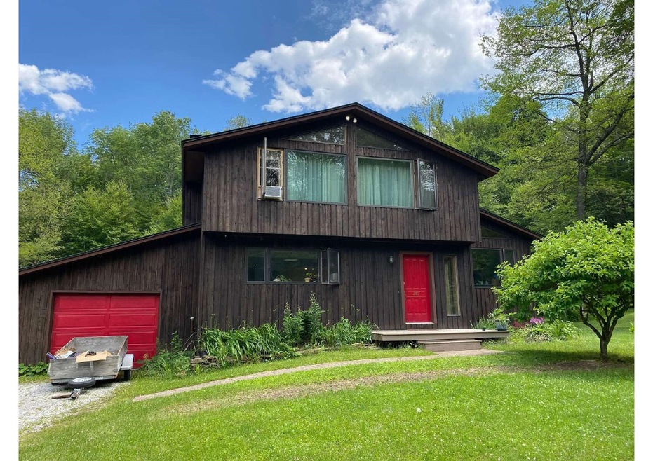 245 Sherwood Forest Rd, Richmond, VT 05477 - photo 1