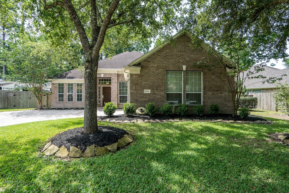 23906 Dorrington Estates Ln, Conroe, TX 77385 - photo 1