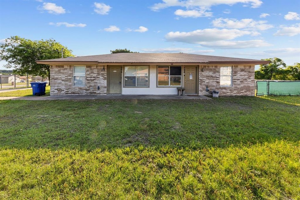 706-708 N 4th St, Copperas Cove, TX 76522 - photo 1