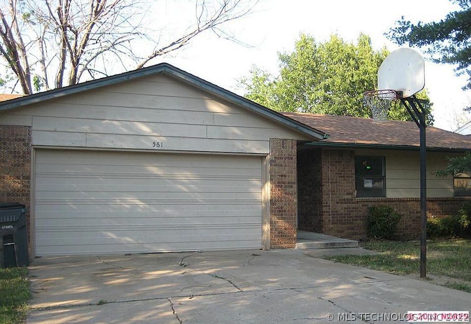 561 E 135th Place, Glenpool, OK 74033 - photo 1
