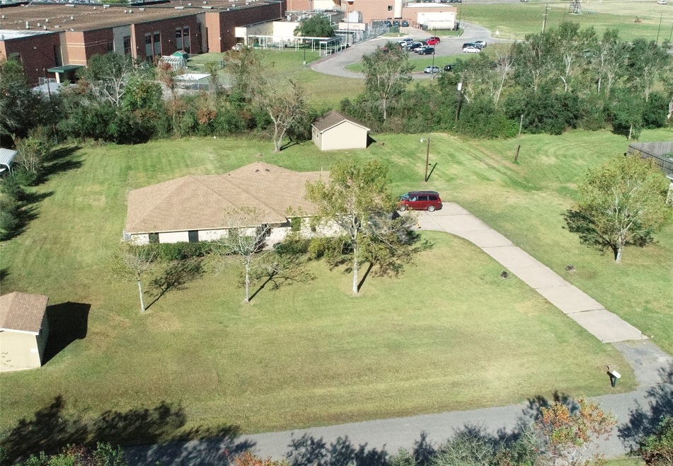 4010 N Morning Glory Dr, Santa Fe, TX 77517 - photo 1