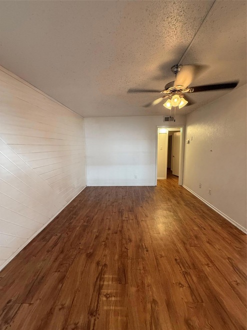 2704 Salado St unit 106, Austin, TX 78705 - photo 1