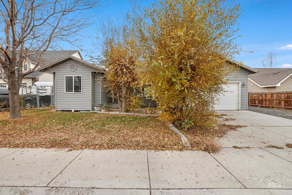 1309 Lauren Ln, Filer, ID 83328 - photo 1