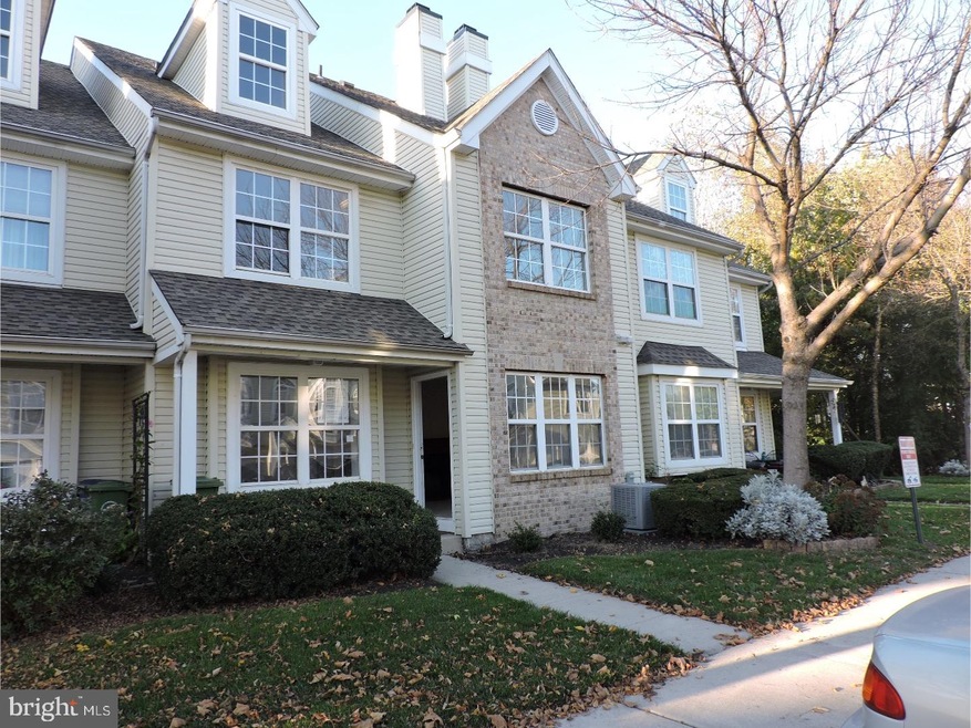 6605 Riverfront Dr unit 6605, Palmyra, NJ 08065 - photo 1