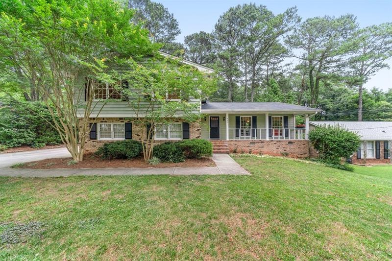 4 side brick and frame split level home on cul de 