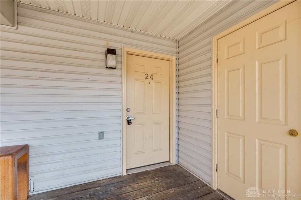 978 Irving Ave unit D24, Dayton, OH 45419 - photo 1