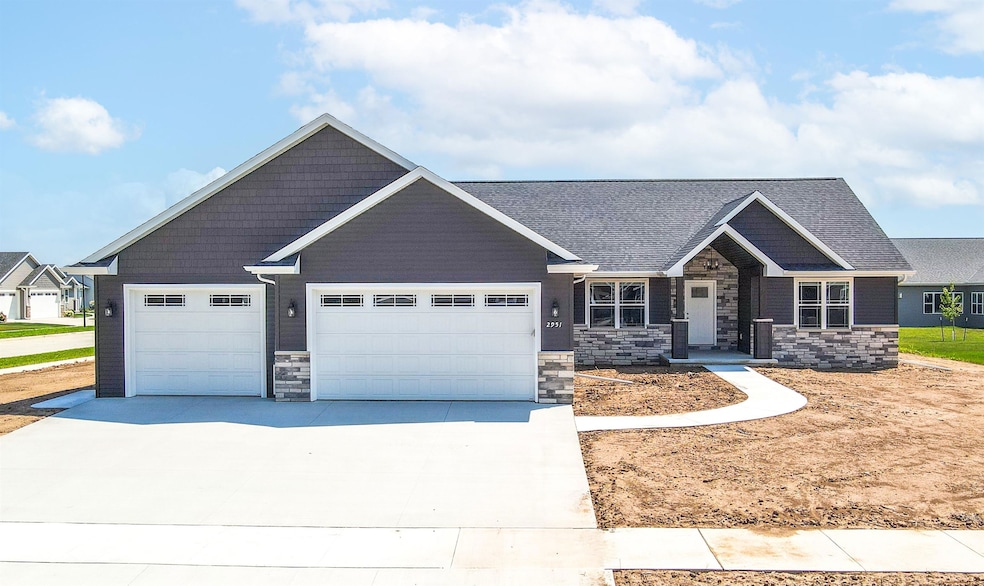 2951 E Sunstone Place, Appleton, WI 54913 - photo 1