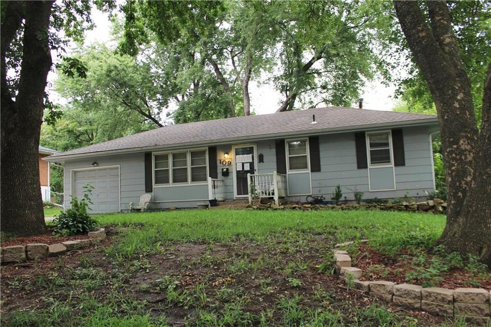 True ranch, one car garage, family room on backsid