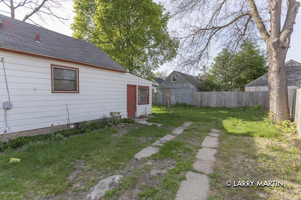 Tulip-Grand-Rapids-Home-For-Sale_1