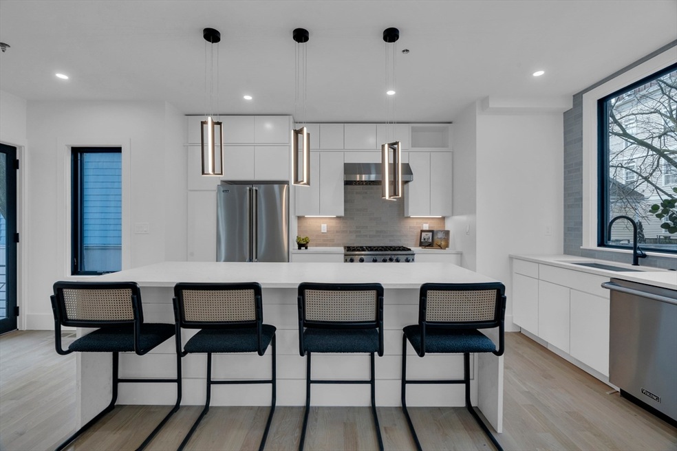 35 Tremont St unit B, Cambridge, MA 02139 - photo 1