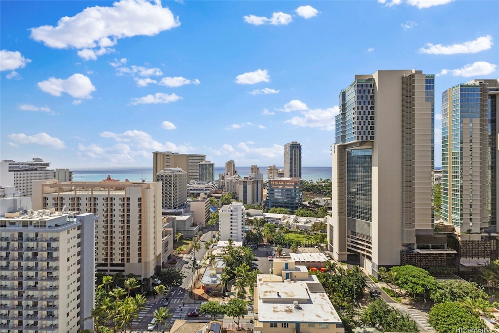 Aloha Towers unit WA2505, Honolulu, HI 96815 - photo 1